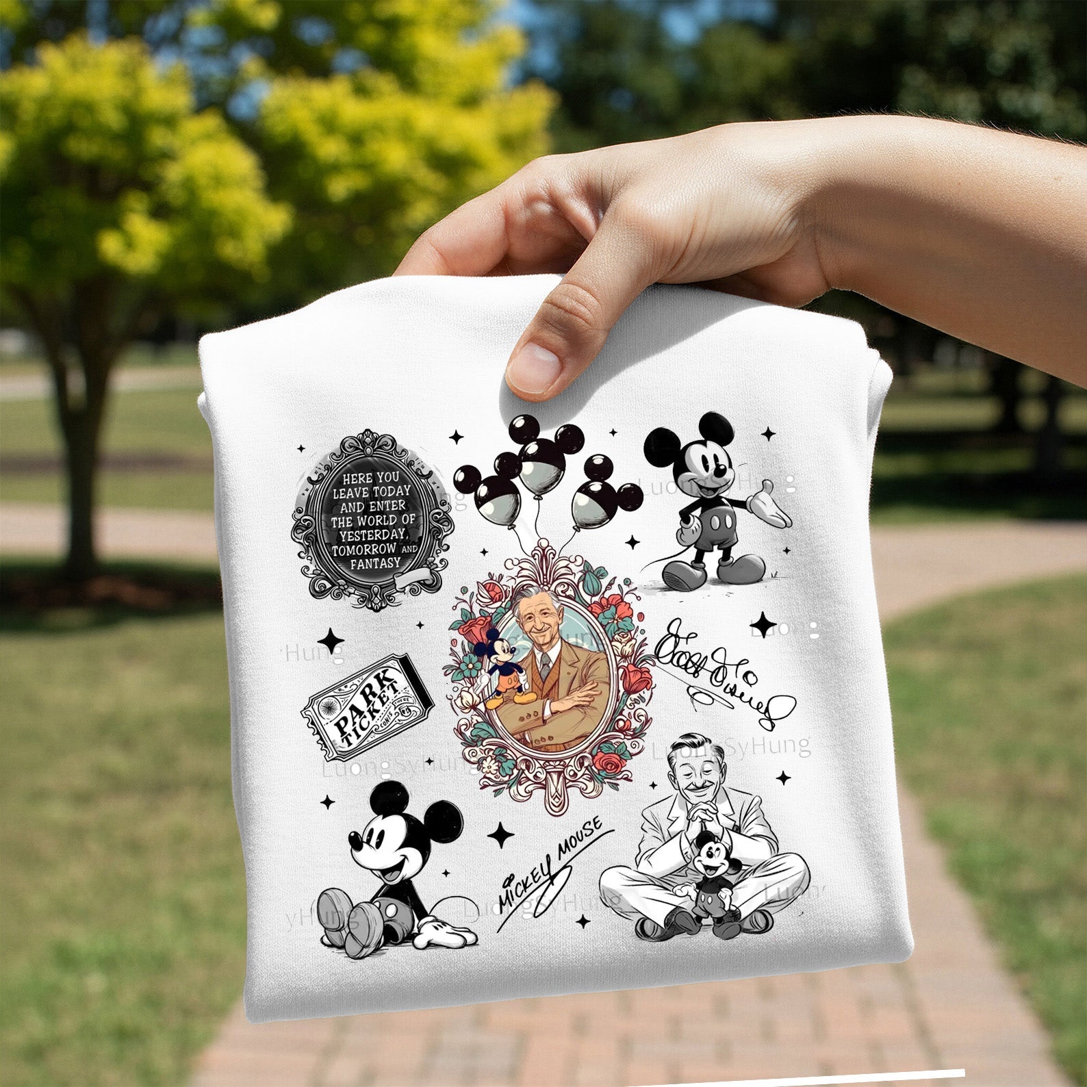 Walt Graphic Tee