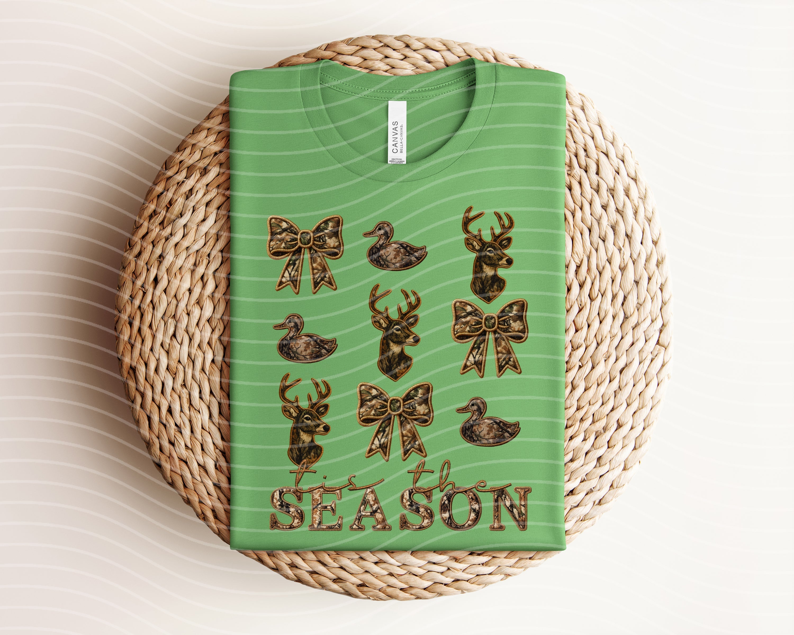 Tis the Season Graphic Tee